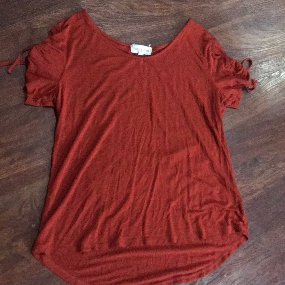 Red/orange T-shirt